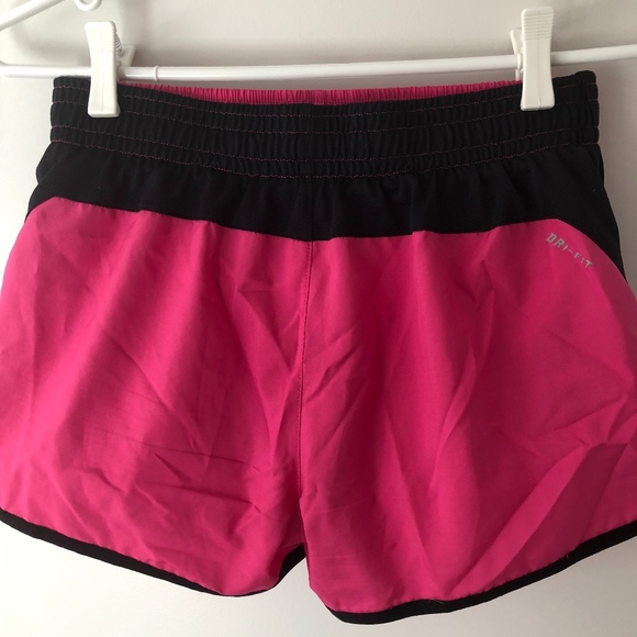 athletic shorts - Picture 2 of 2